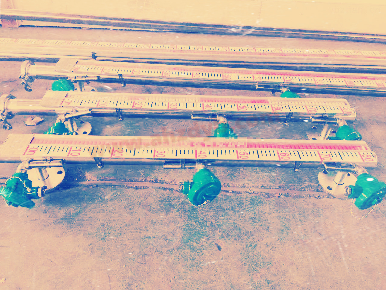 側(cè)裝帶遠傳磁翻板液位計